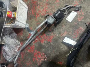 Mercedes-Benz E Class W213 2016-on Front Wiper Motor