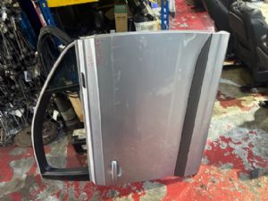 Audi Q7 4M 2016-2019 RF Door Complete