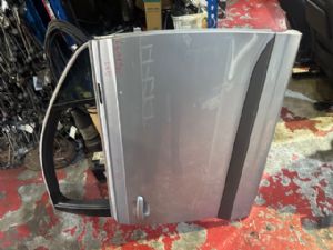 Audi Q7 4M 2016-2019 RF Door Regulator Motor