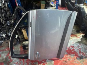 Audi Q7 4M 2016-2019 RF Door Actuator