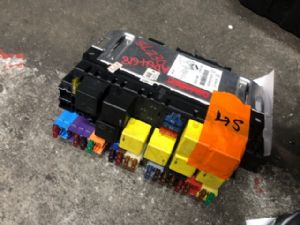 Mercedes-Benz SL Class R230 2001-2011 Fuse Box