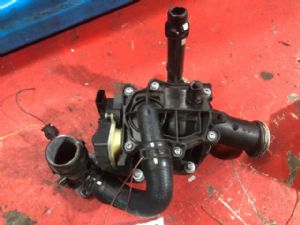 BMW 740Li G12 2014-2018 Thermostat Housing
