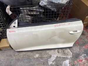 Volkswagen Scirocco 1K8 2009-2013 LF Door Regulator Motor