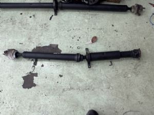 Land Rover Discovery L462 2017-on Driveshaft / Mid Shaft