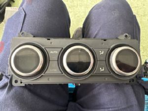 Land Rover Discovery L462 2017-on Air Conditioning Switch Rear