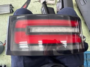 Land Rover Discovery L462 2017-on R Boot Light