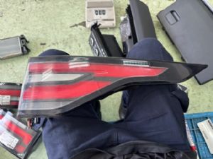 Land Rover Discovery L462 2017-on R Tail Light (LED)