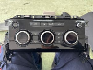 Land Rover Discovery L462 2017-on Air Conditioning Switch