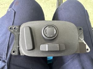 Land Rover Discovery L462 2017-on RF Seat Switch