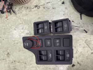 Land Rover Discovery L462 2017-on LR Seat Release Button
