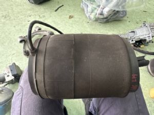 Land Rover Discovery L462 2017-on LR Air Absorber