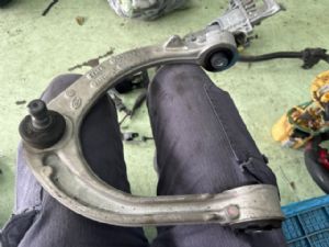 Land Rover Discovery L462 2017-on RF Upper Control Arm