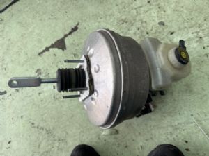 Land Rover Discovery L462 2017-on Brake Master Cylinder