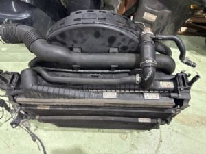 Land Rover Discovery L319 LR4 2009-2016 Radiator