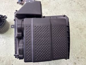 Land Rover Discovery L319 LR4 2009-2016 Air Cleaner Assembly EFI Air Box