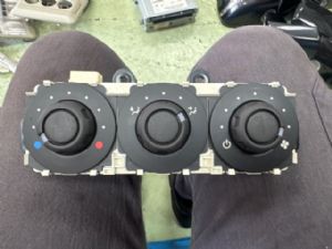 Land Rover Discovery L319 LR4 2009-2016 Air Conditioning Switch Rear
