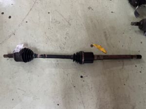 Land Rover Discovery L319 LR4 2009-2016 RF Driveshaft