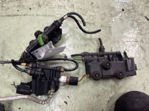 Land Rover Discovery L319 LR4 2009-2016 Self Leveling Pump Valve