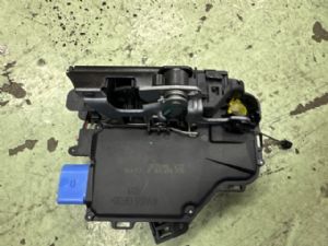 Volkswagen Jetta 1K5 2005-2011 RF Door Actuator