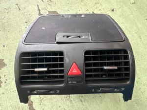 Volkswagen Jetta 1K5 2005-2011 Dash Vent Surround Centre