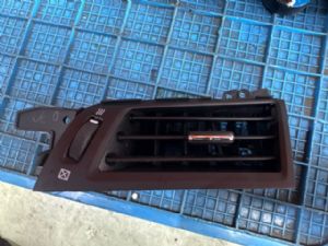 Infiniti Q50 Q50 2016-on Dash Vent Surround Centre