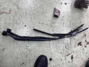 Infiniti Q50 Q50 2016-on Front Wiper Arm