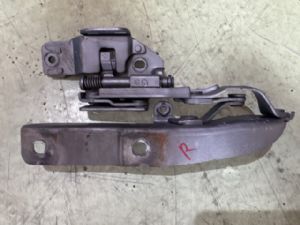 Infiniti Q50 Q50 2016-on R Bonnet Hinge 