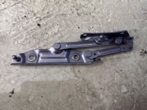 Infiniti Q50 Q50 2016-on L Boot Hinge