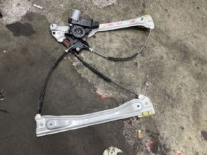 Opel Insignia Z18 2017-2020 LF Door Regulator Motor