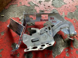 Mercedes-Benz C Class W205 2014-2018 L Bonnet Hinge 