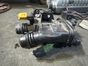 Opel Grandland X 2017-2021 Thermostat Housing