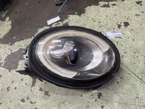 Mini Clubman 1972 R Headlight (HID)