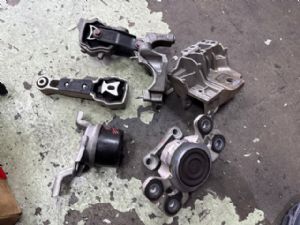 Land Rover Range Rover Evoque L538 2012-2018 Front Engine Mount