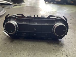 Mercedes-Benz GLA180 X156 2014-2016 Air Conditioning Switch