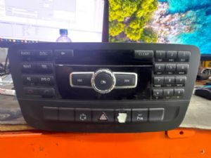 Mercedes-Benz GLA180 X156 2014-2016 CD Player