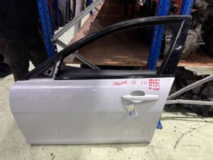 Jaguar XE Series X760 2015-2017 LF Door Regulator Motor