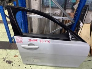 Jaguar XE Series X760 2015-2017 RF Door Regulator Motor