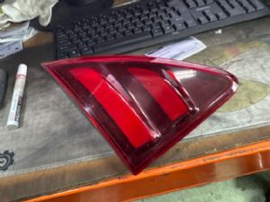 Peugeot 3008 II 2016-2018 L Boot Light