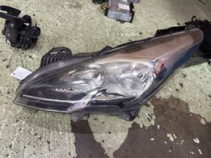 Peugeot 3008 II 2016-2018 L Headlight (Halogen)