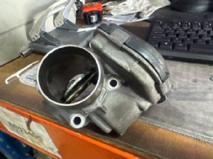 Peugeot 3008 II 2016-2018 Throttle Body