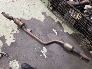 Mercedes-Benz S Class W221 2006-2011 Catalytic Converter (Left Front)