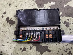 Jaguar XE Series X760 2015-2017 Battery Fuse Box