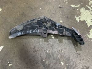 Jaguar XE Series X760 2015-2017 Rear Bumper Retainer LR