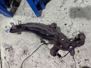 Mercedes-Benz CLA W117 2015 - 2019 LR Knuckle