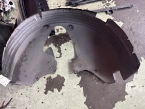 Porsche Cayenne 955 2003-2007 RF Guard/Fender to Cowl Side Seal