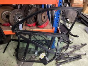 Porsche Cayenne 955 2003-2007 RF Door Regulator and Motor