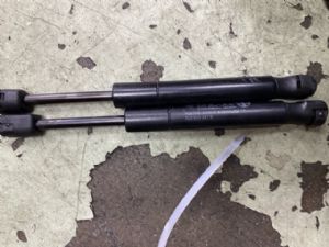 Porsche Cayenne 955 2003-2007 Tailgate Struts (Set)