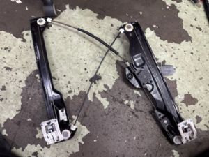 Mini Countryman F60 2017-2019 RF Door Regulator Motor