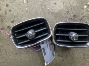 Mini Countryman F60 2017-2019 Dash Vent Surround Centre