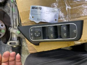 Mercedes-Benz EQB 350 X243 2021-on RF Window Switch